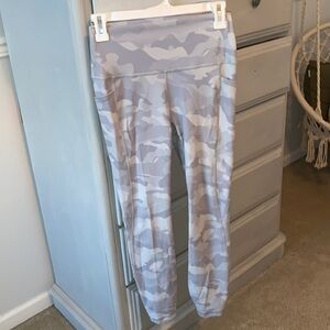 Light grey camo leggings